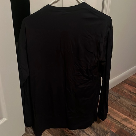 NWT embroidered VS PINK tee - Picture 4 of 6